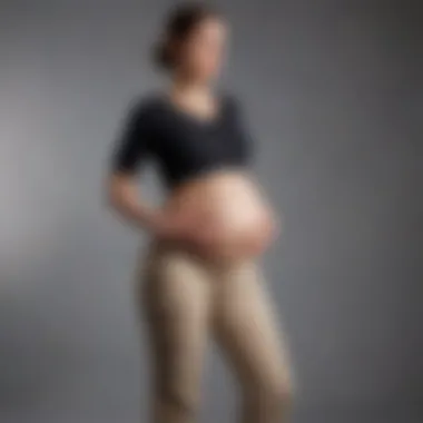 Stylish Pregnancy Outfit Stylish pregnancy outfit with pants